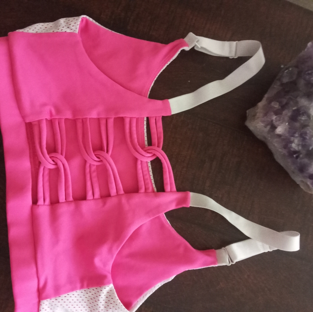 Bombshell Sportswear - Picture 5 of 7